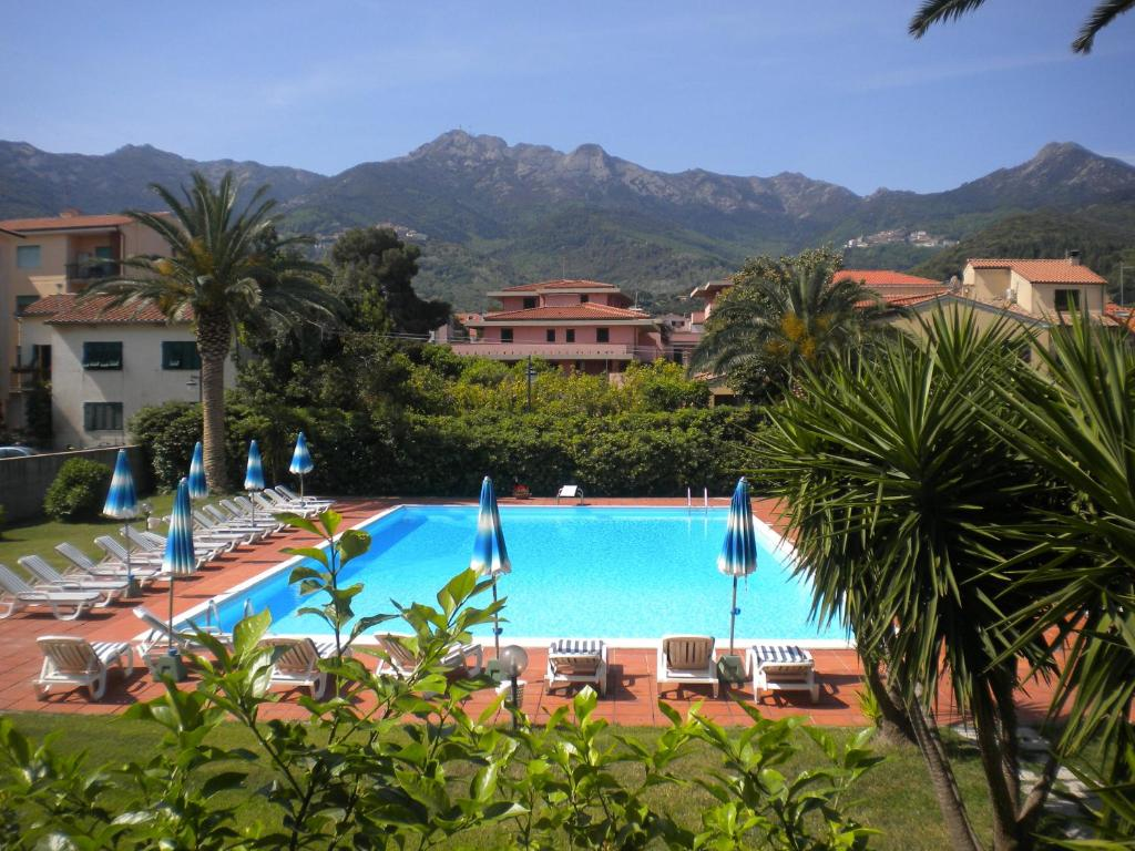 Hotel Marinella-piscina